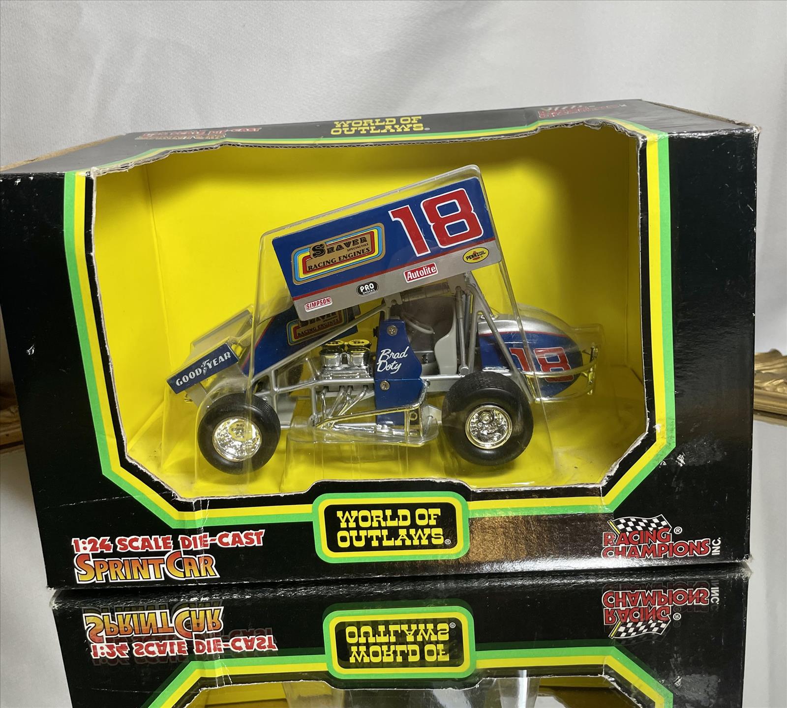 1994 Brad Doty WOO World Outlaws Dirt Car 18 Shaver Racing Engines Sprint Car 1:24 Racing Champions 1