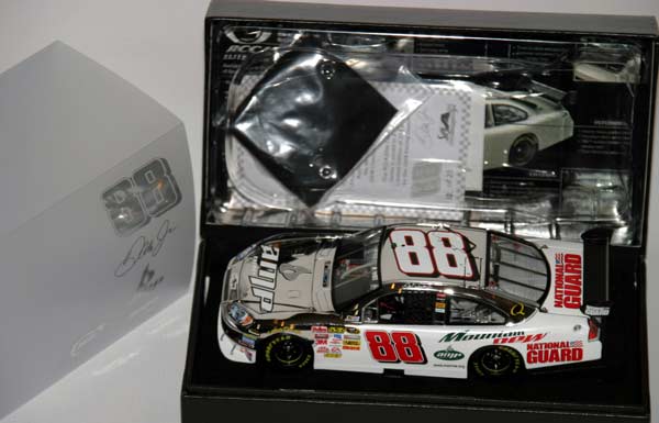 2008 Dale Earnhardt Jr NASCAR Diecast 88 Amp Energy CWC 1:24 Action RCCA Elite Platinum 2