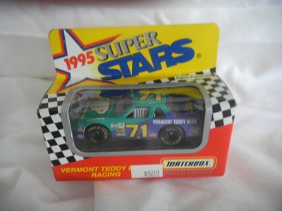 71 Vermont Teddy Bear 1995 CWC 1:64 MB   Super Star