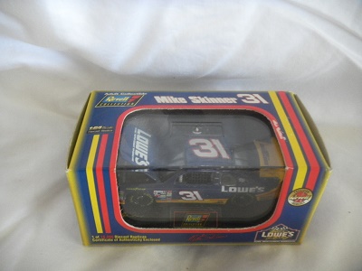 1998 Mike Skinner NASCAR Diecast 31 Lowes CWC 1:64 Revell Collection 1
