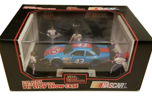 1992 Richard Petty NASCAR Diecast 43 STP 1:24 Racing Champions Pit Stop Show Case 1