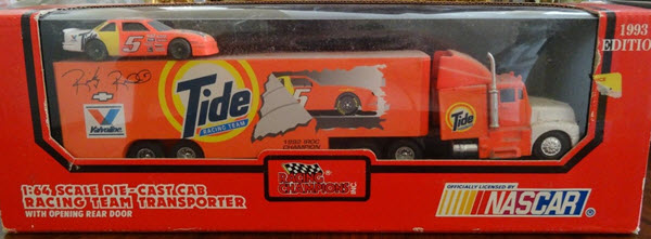 1993 Ricky Rudd NASCAR Diecast 5 Tide Hauler Transporter With Car 1:64 Racing Champions 1993 Edition 1