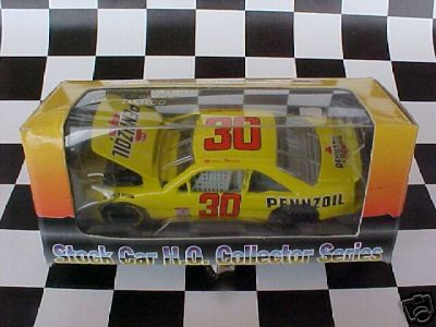 1994 Michael Waltrip NASCAR Diecast 30 Pennzoil CWC 1:64 Action RCCA  COllector Series 1