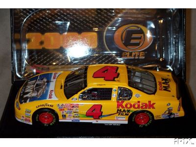 2000 Bobby Hamilton NASCAR Diecast 4 Kodak Navy CWC 1:24 Action RCCA Elite 1