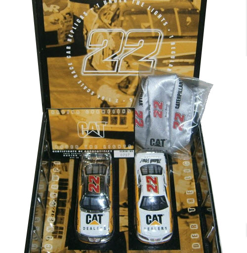 2000 Ward Burton NASCAR Diecast 22 CAT Caterpillar Dealers CWC 1:64 Racing Champions Under The Lights Set 1
