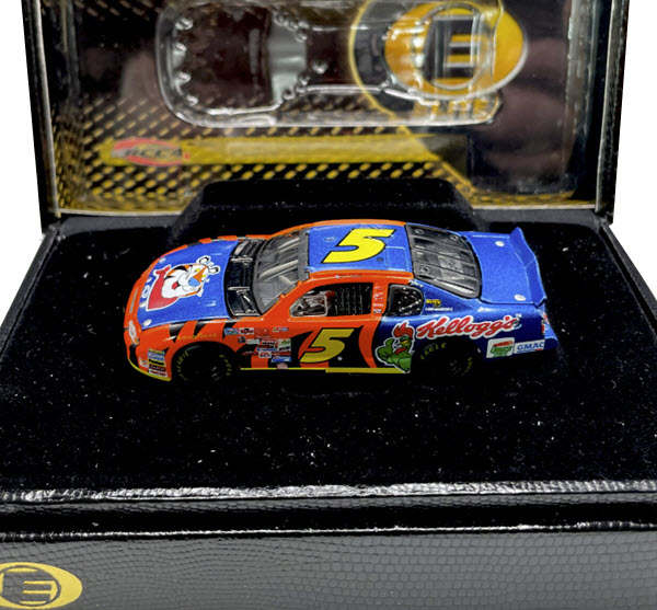 2001 Terry Labonte NASCAR Diecast 5 Kelloggs Tony Tiger CWC 1:64 Action RCCA Elite 2