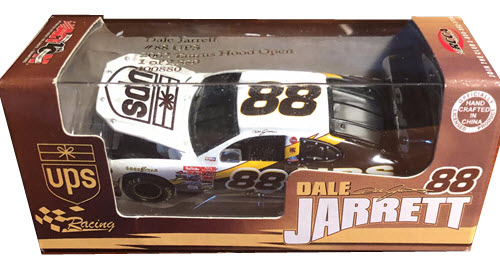 2002 Dale Jarrett NASCAR Diecast 88 UPS CWC 1:64 Action RCCA Club Car 1