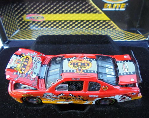 2002 NASCAR Diecast 400 Looney Tunes Event Car CWC 1:64 Action RCCA Elite 1a