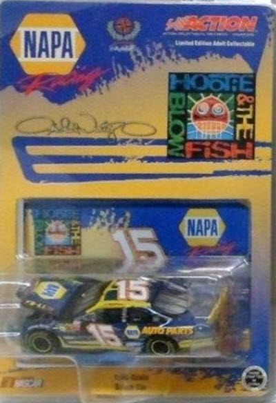 2003 Michael Waltrip NASCAR Diecast 15 Hootie Blowfish CWC 1:64 Action ARC 1