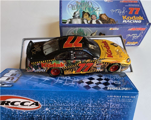 2004 Brendan Gaughan NASCAR Diecast 77 Wizard Of Oz CWC 1:24 Action RCCA Club Car 2