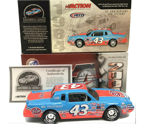 2004 Richard Petty NASCAR Diecast 43 STP 200 Wins 1984 CWC 1:24 Action ARC Historical 1b