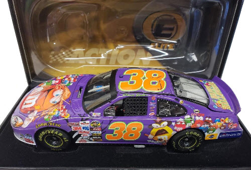 2005 Elliott Sadler NASCAR Diecast 38 Halloween 1:24 CWC Action RCCA Elite 2