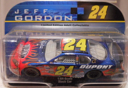 2006 Jeff Gordon NASCAR Diecast 24 DuPont CWC 1:64 Action ARC 1