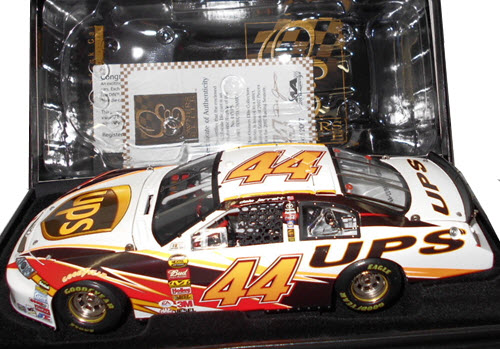 2007 Dale Jarrett NASCAR Diecast 44 UPS CWC 1:24 Action RCCA Elite 2
