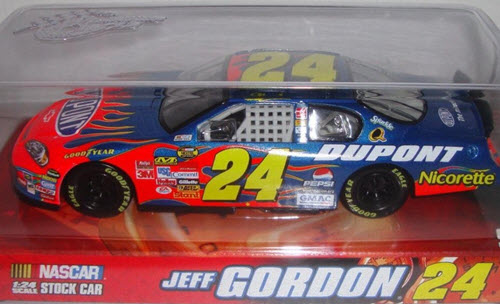 2007 Jeff Gordon NASCAR Diecast 24 DuPont CWC 1:24 Winners Circle 1
