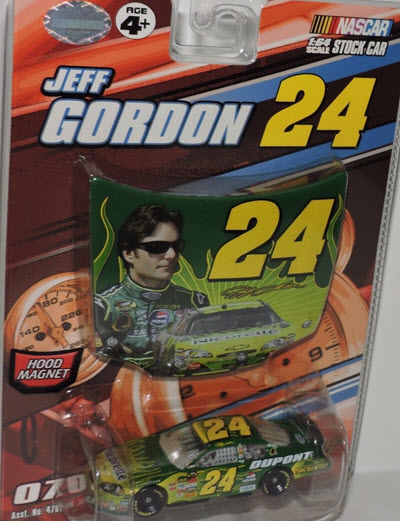 2007 Jeff Gordon NASCAR Diecast 24 Nicorette CWC 1:64 Winners Circle Hood Magnet 1