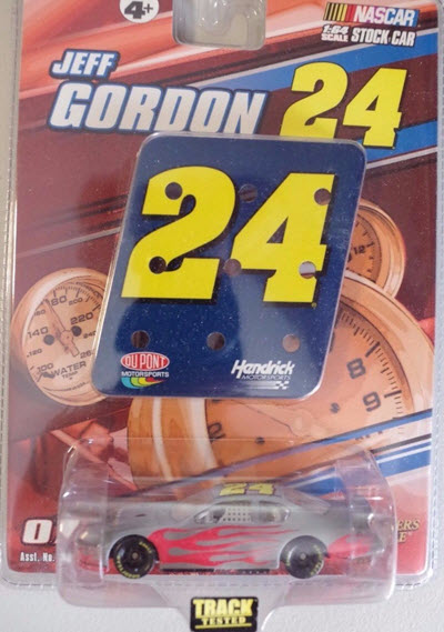 2007 Jeff Gordon NASCAR Diecast 24 Track Tested Test Car CWC 1:64 Winners Circle Pit Board 1
