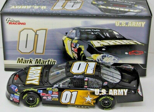 2007 Mark Martin NASCAR Diecast 01 Army CWC 1:24 Action ARC 1