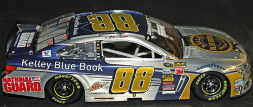 2014 Dale Earnhardt Jr Diecast 88 KBB Kelley Blue Book CWC 1:24 Lionel Action ARC Raw 2
