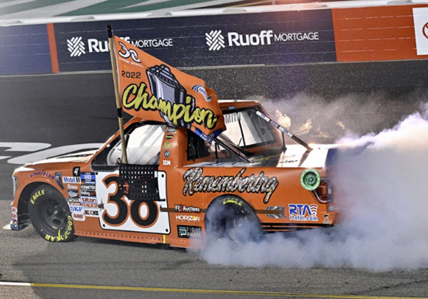 2022 Zane Smith NASCAR Diecast 38 Michael Roberts Construction Phoenix Win Raced Version Truck 1:64 Lionel Action ARC 99