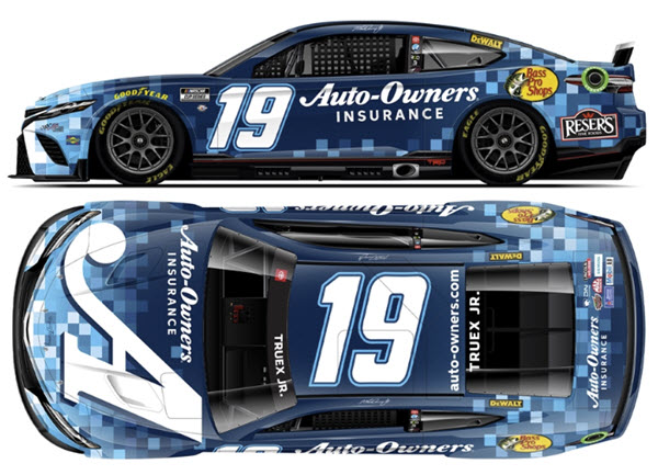 2023 Martin Truex Jr NASCAR Diecast 19 Auto Owners CWC 1:24 Lionel Action ARC Color Chrome 99