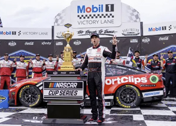 2025 Denny Hamlin NASCAR Diecast 11 Sport Clips Darlington Win Raced Version CWC 1:64 Lionel Action ARC 99